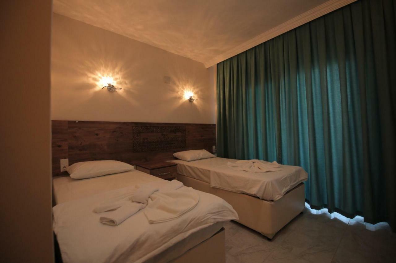 Grand Tas Otel Mut Esterno foto